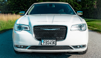 Chrysler 300 – Stretch Limousine