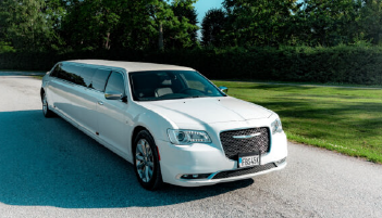 Chrysler 300 – Stretch Limousine